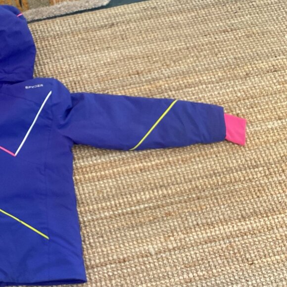 Girl's Spyder Ski Coat - Picture 5 of 5
